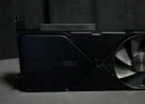 全新 GeForce RTX 4080 SUPER Founders Edition GPU 和多种定制型号的上手体验