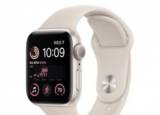 购买 Apple Watch SE（第二代）立省 50 美元