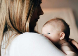 研究表明婴儿利用母亲的气味来感知面部